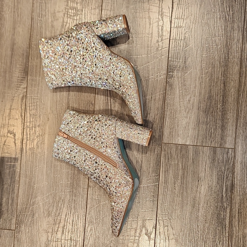 EUC Betsy Johnson Glass stone upper Sequins 3 1/2" heeled Boots sz 8.5M - Picture 1 of 14